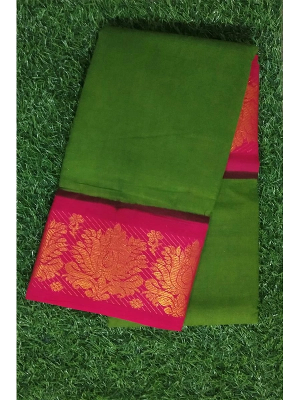 Vibrant Parrot Green Sungudi Cotton Saree with Striking Rani Pink Zari Border-SCS0051