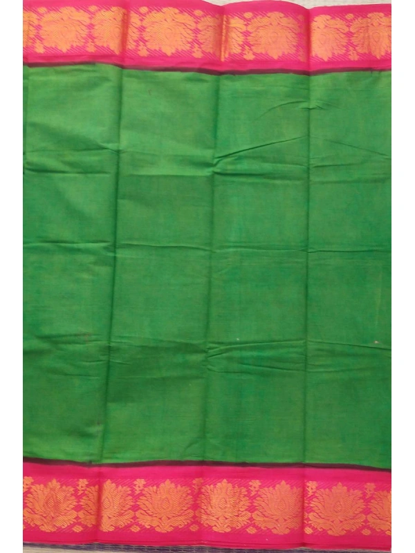 Vibrant Parrot Green Sungudi Cotton Saree with Striking Rani Pink Zari Border-SCS0051